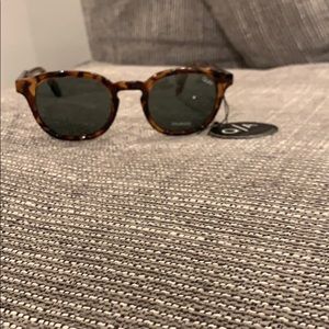 NWT QUAY glasses